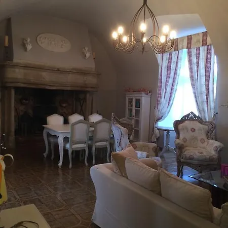 Au Chateau Casa de hóspedes *